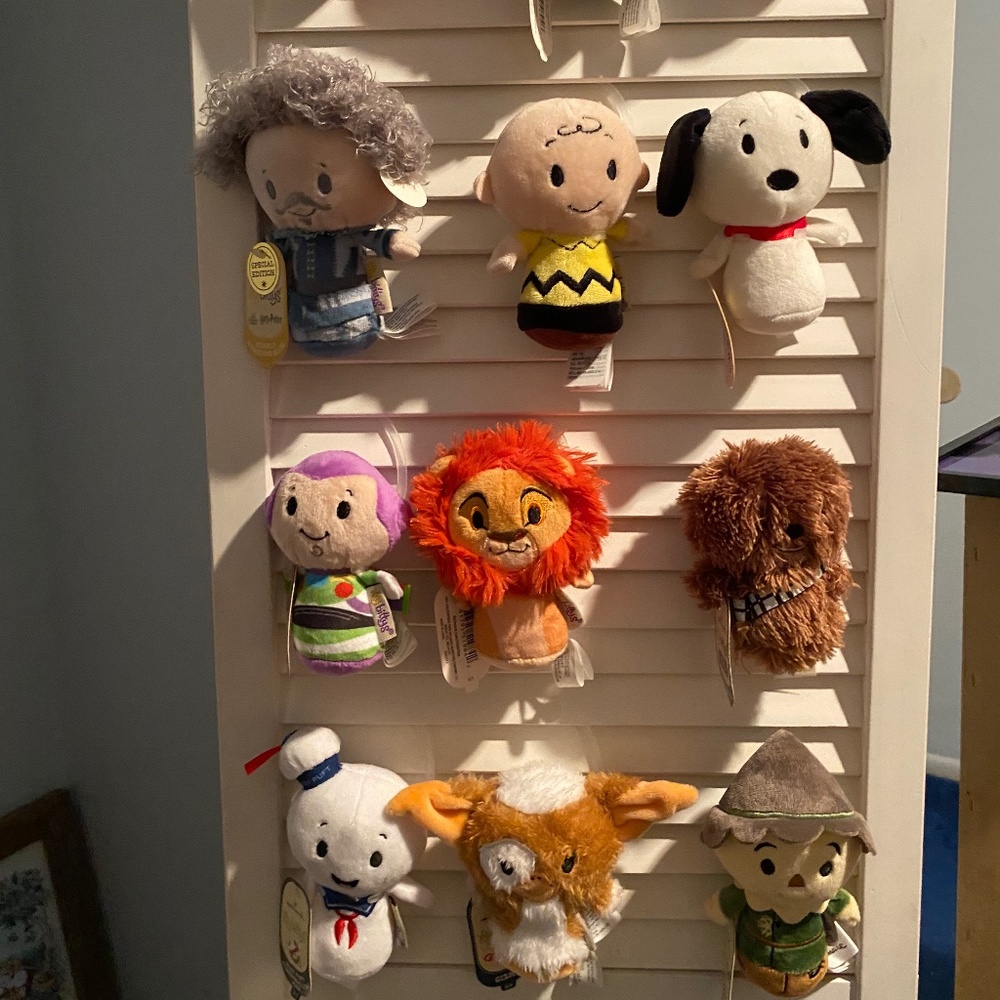 Hallmark Itty Bitty's Harry Potter Dr. Seuss Disney, Snoopy Scooby Peanuts